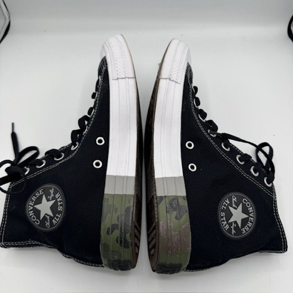 Converse High Top Chuck Taylor Black with Camo Heel Size Men's 7 / Women's 9